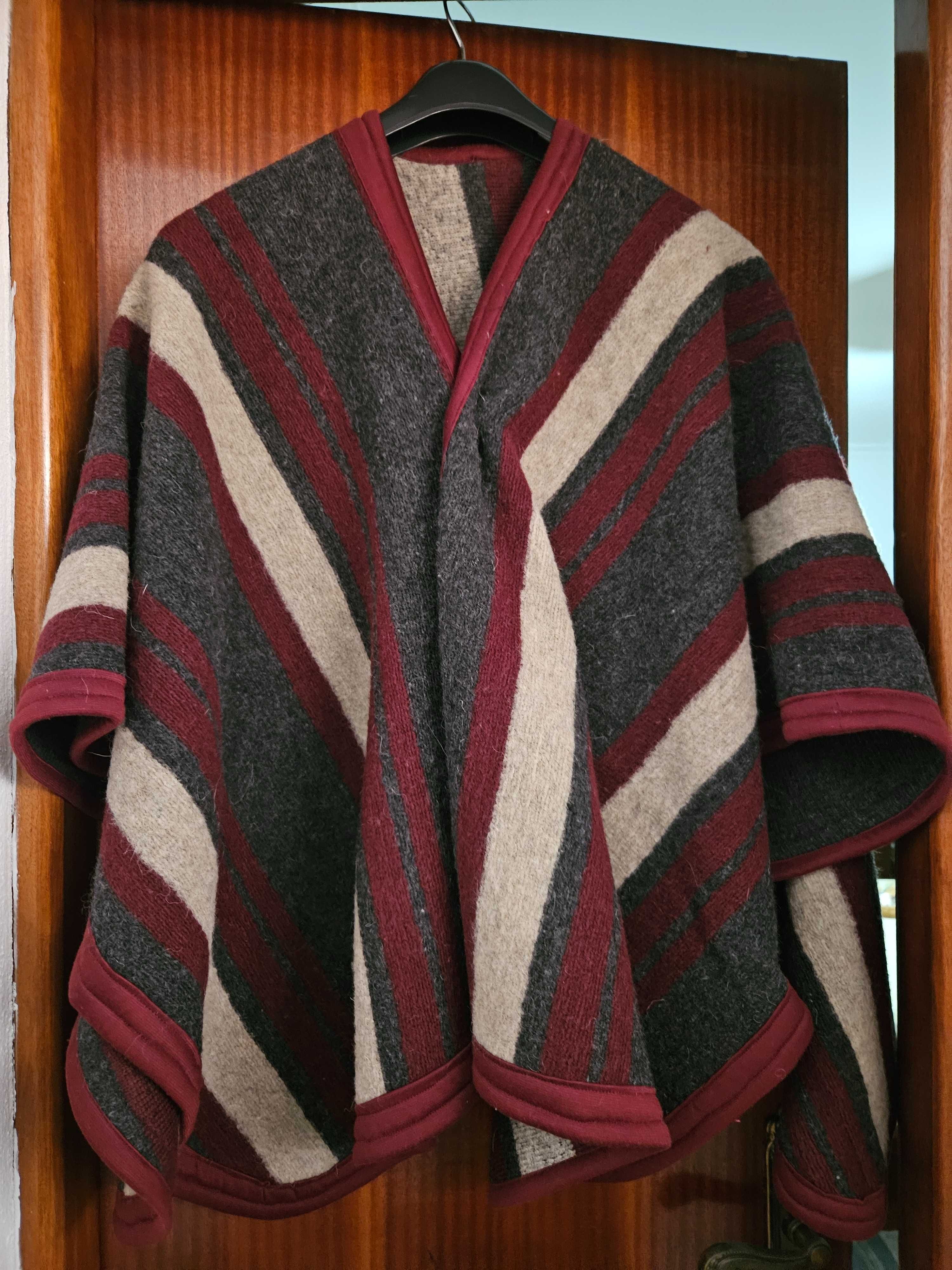 Capa/Poncho em lã