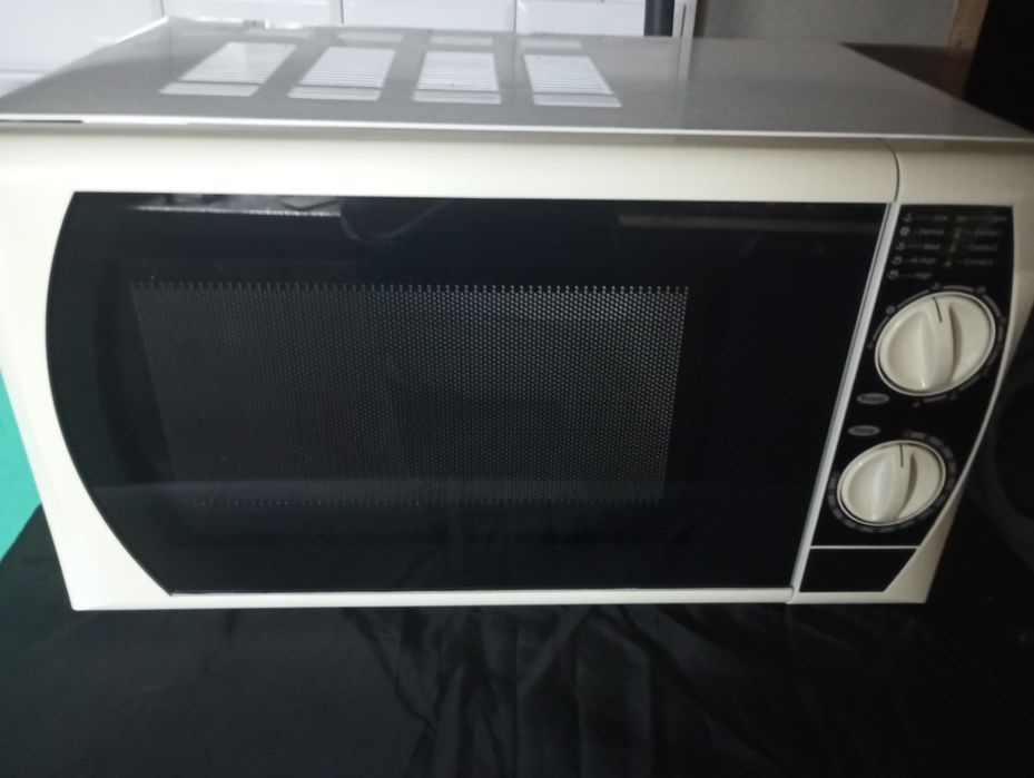 Elegancka mikrofalówka