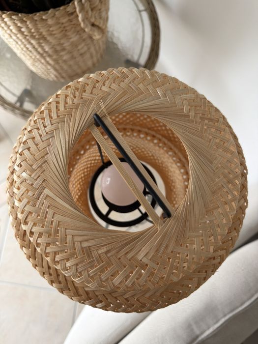 Candeeiro de pé IKEA em rattan – tripé – como novo