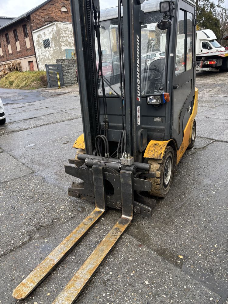 Wózek widłowy z obrotnicą, przesuw, Jungheinrich TFG 425
