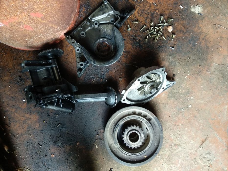 Рено, кенго 1.5 масляный насос