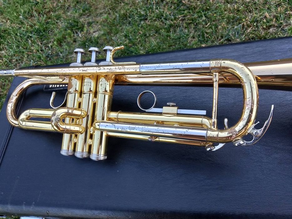 Trąbka Yamaha YTR 4320EG z kufrem i ustnikiem