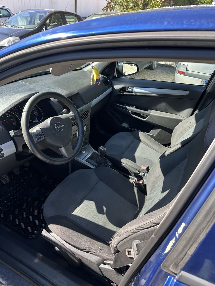 Opel Astra 1300 CDTI