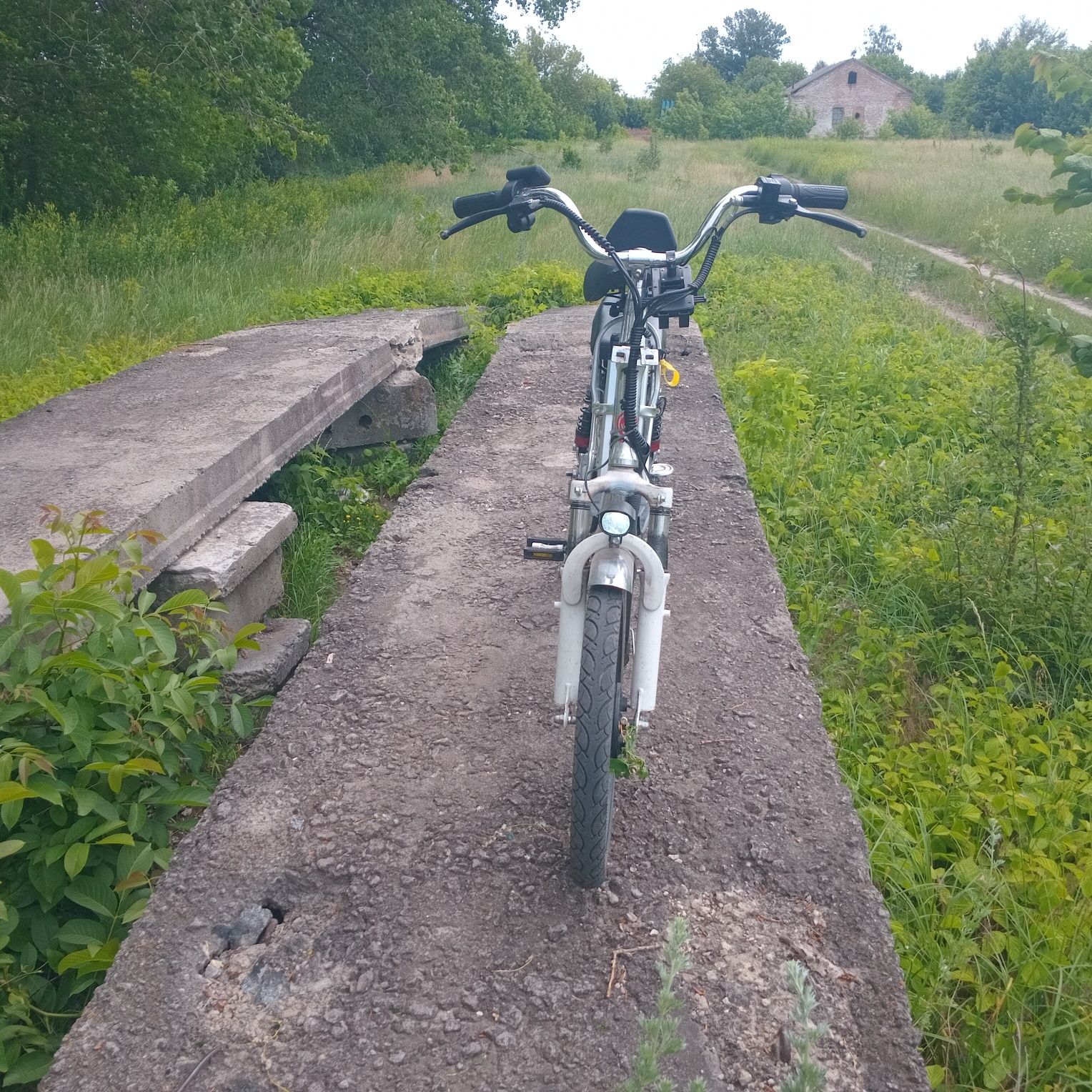 Еле хтоний велік