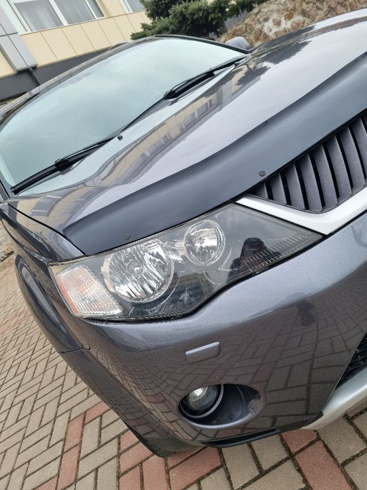 Mitsubishi Outlander XL