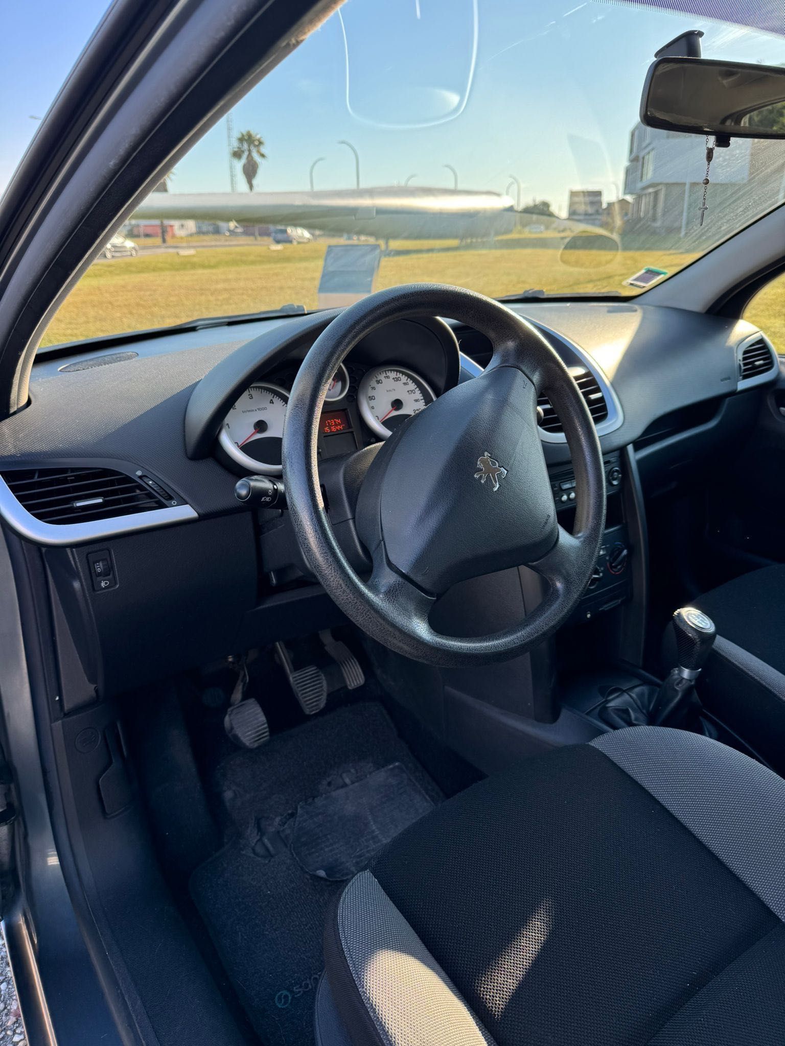 Peugeot 207 cinza