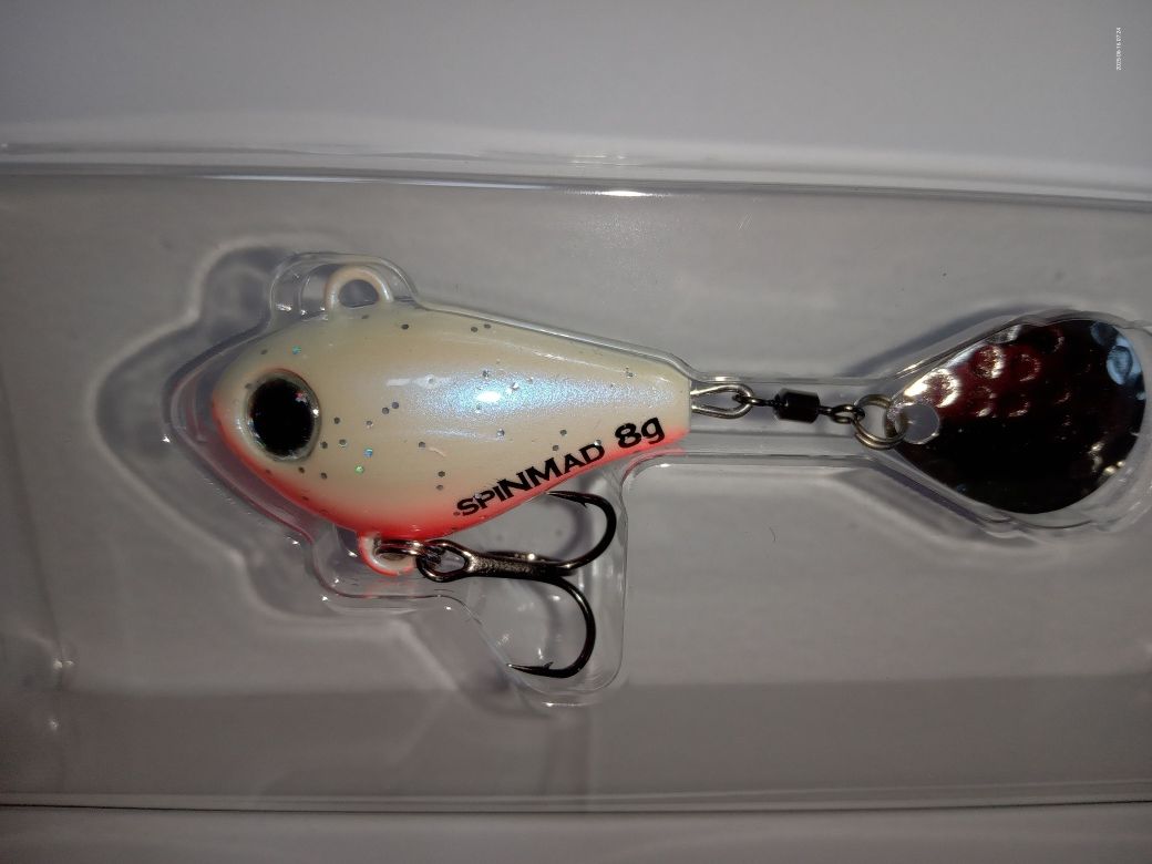 Wirujący ogonek SpinMad JIGMASTER 8g kolor 2314