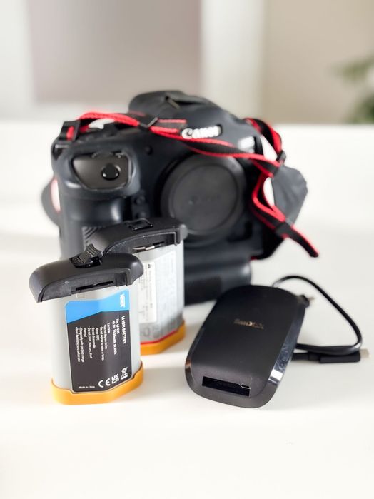 Canon EOS R3 (migawka 3k!) + gratis karta CF czytnik kart akumulator