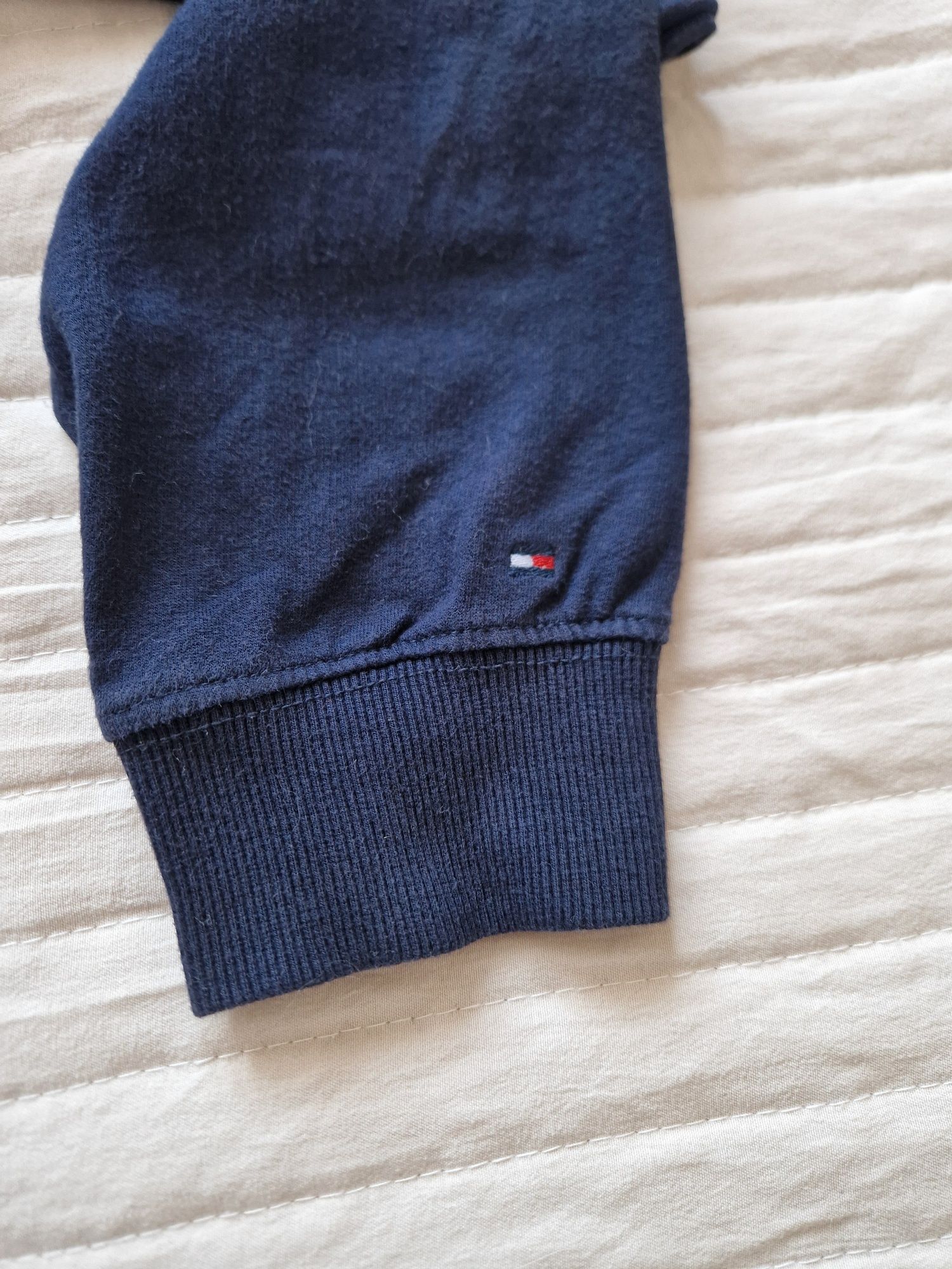Bluza Tommy Hilfiger z kapturem granatowa