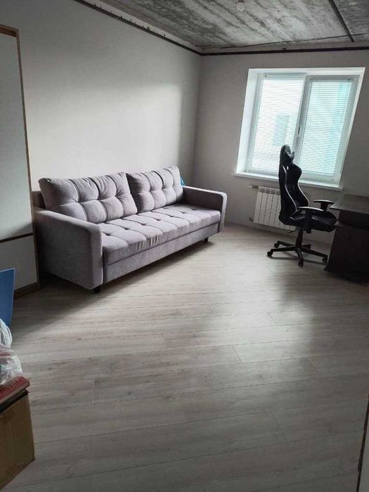 Трикімнатна біля ТРЦ Київ 90 кв/м на 5-му поверсі з котлом І КОД 44943