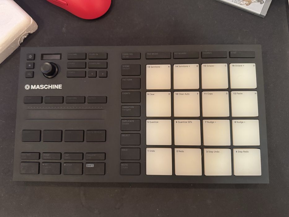 Native Instruments | Maschine Mikro MK3 (майже не використовувалась)
