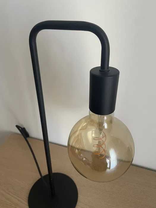 Candeeiro de mesa preto estilo industrial