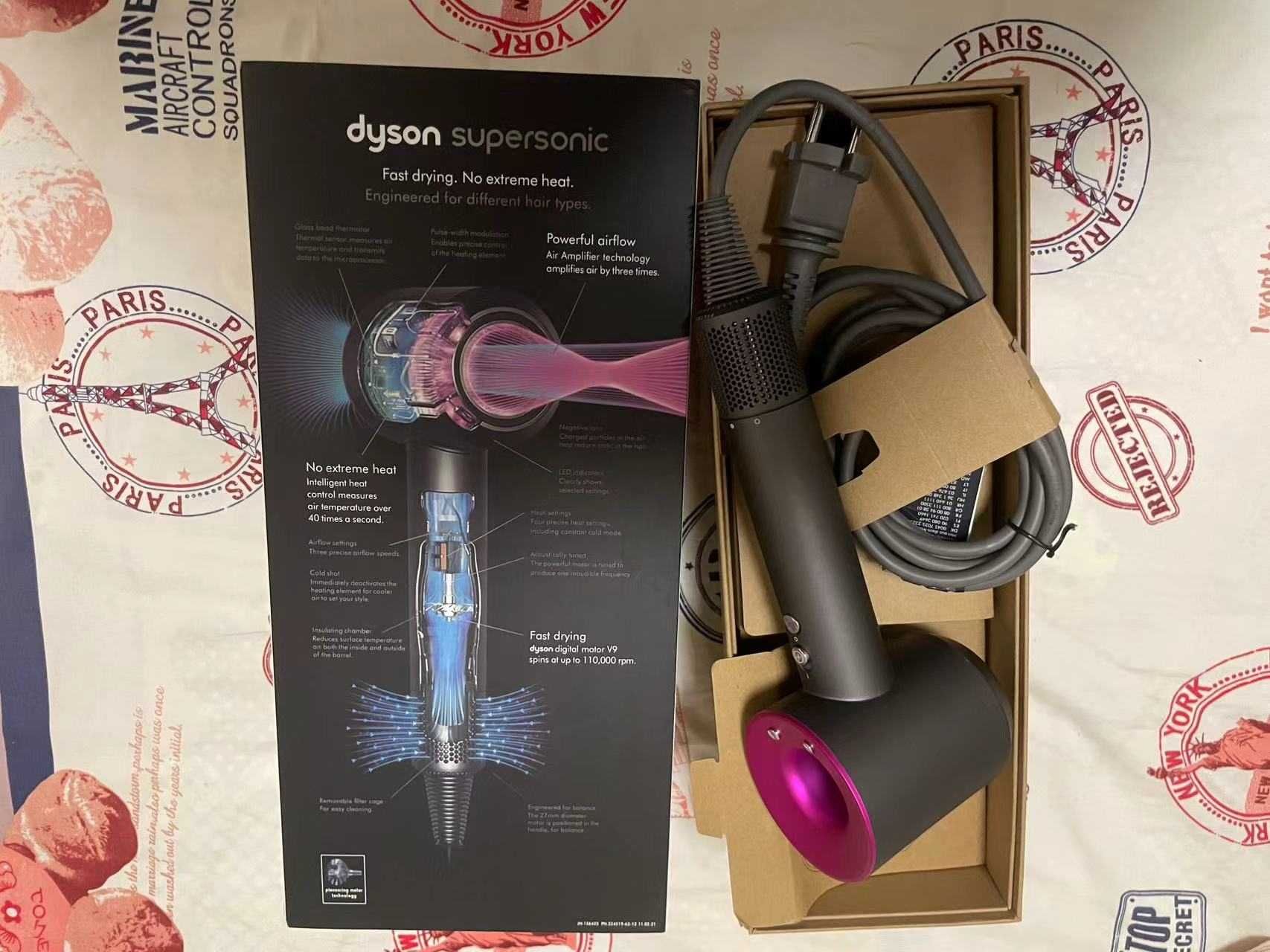 Brand new unopened Dyson HD08 rose There is awarranty code on the side