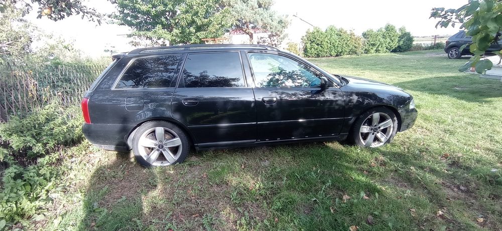 Audi A4 B5 kombii 2.4 V6 lpg na części Lz9w