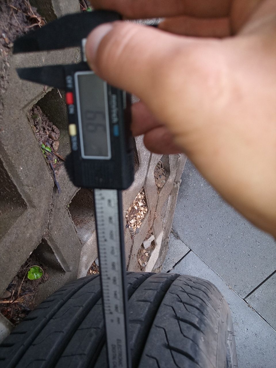 Opony letnie Avon 215/55R17