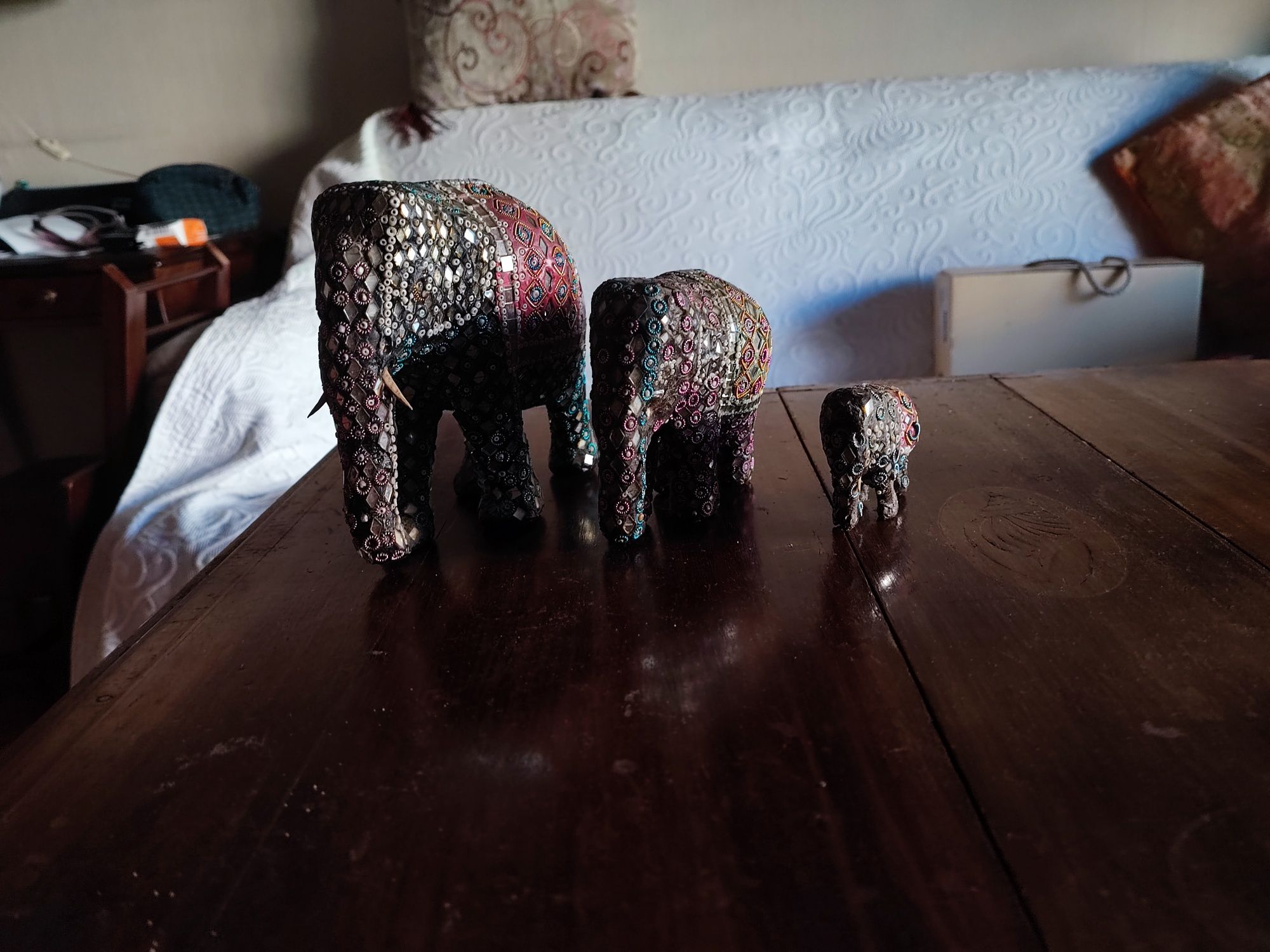 Conjunto de 3 elefantes