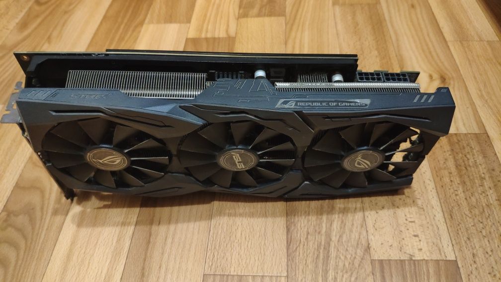 Asus rog strix vega 64 (Samsung)