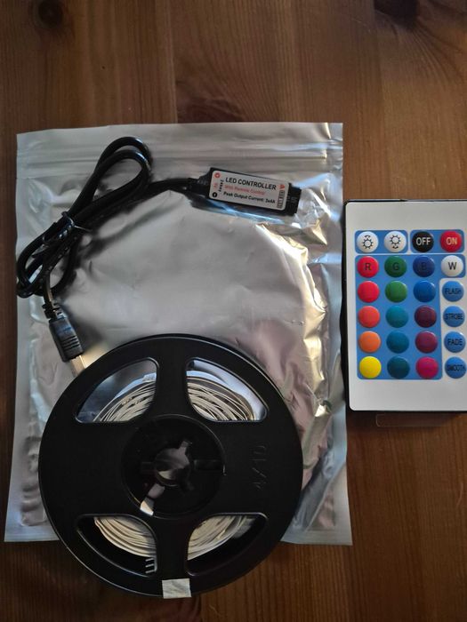 Taśma led kolorowa RGB 5m pilot USB
