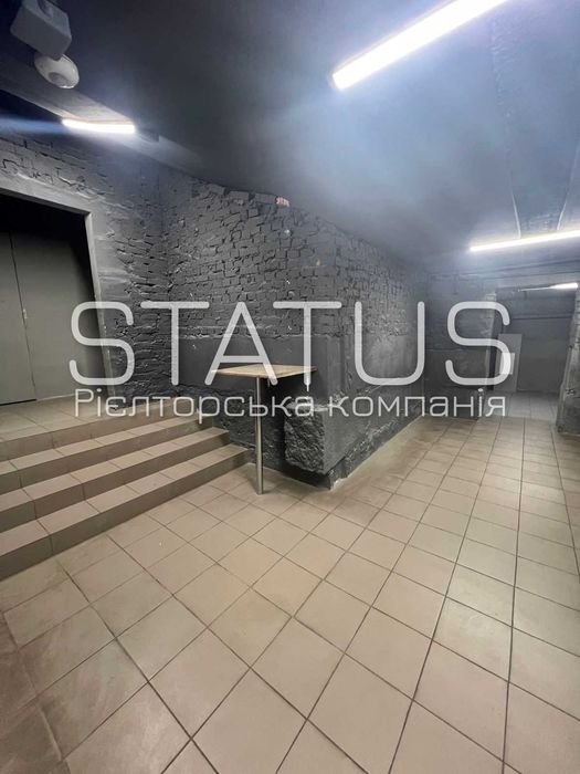 Суборенда приміщення в спортивному комплексі. Червона лінія.