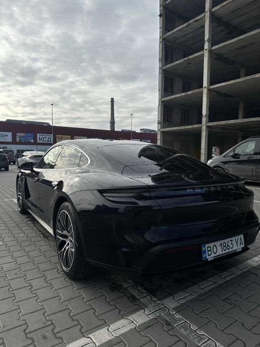 Porsche Taycan 4s 2021 року 571 к.с.