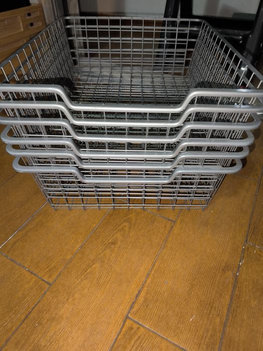 Gavetas cestos e um calceiro para roupeiro Pax Ikea