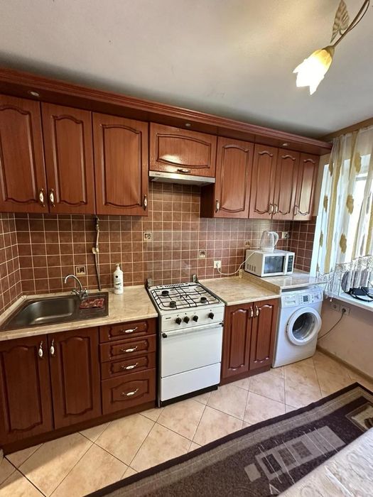 Продаж 1 кімнатної квартири у гуртожитку по вул. В. Великого