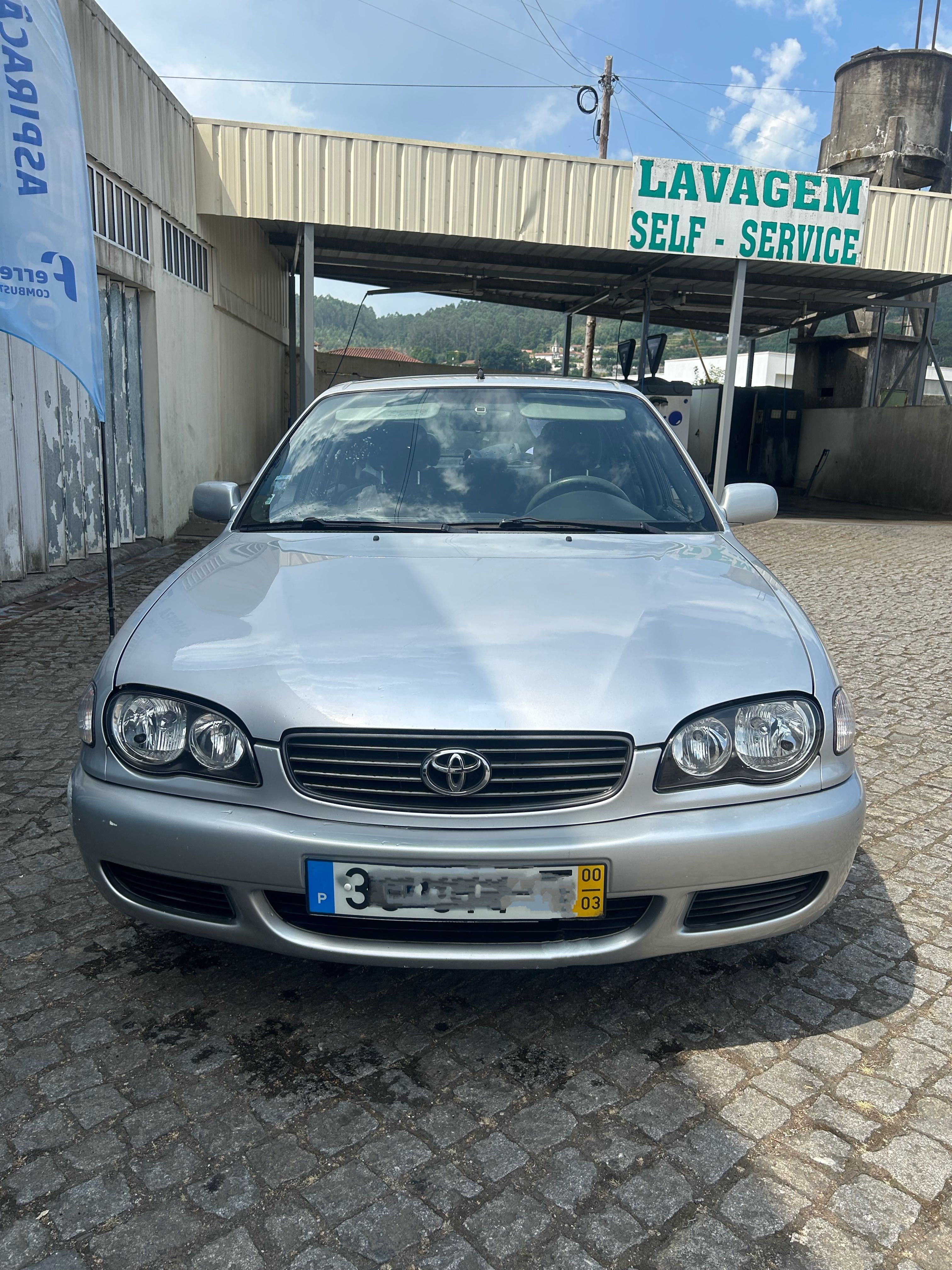 Toyota Corolla 1.4 gasolina.