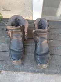 Продам мужские и женские ботинки зимние  ботинки 42 39 и 40 размера