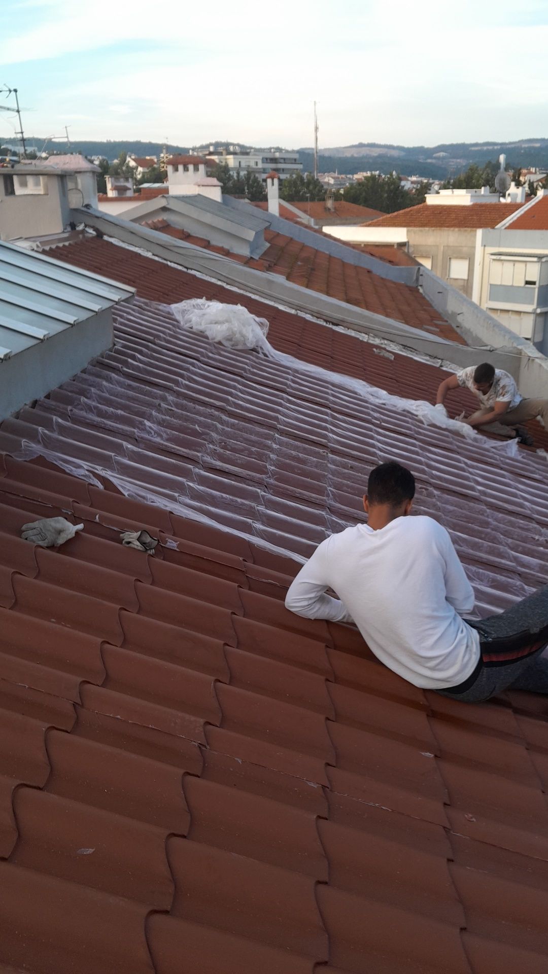 Limpeza pintura e substituição  de telhado