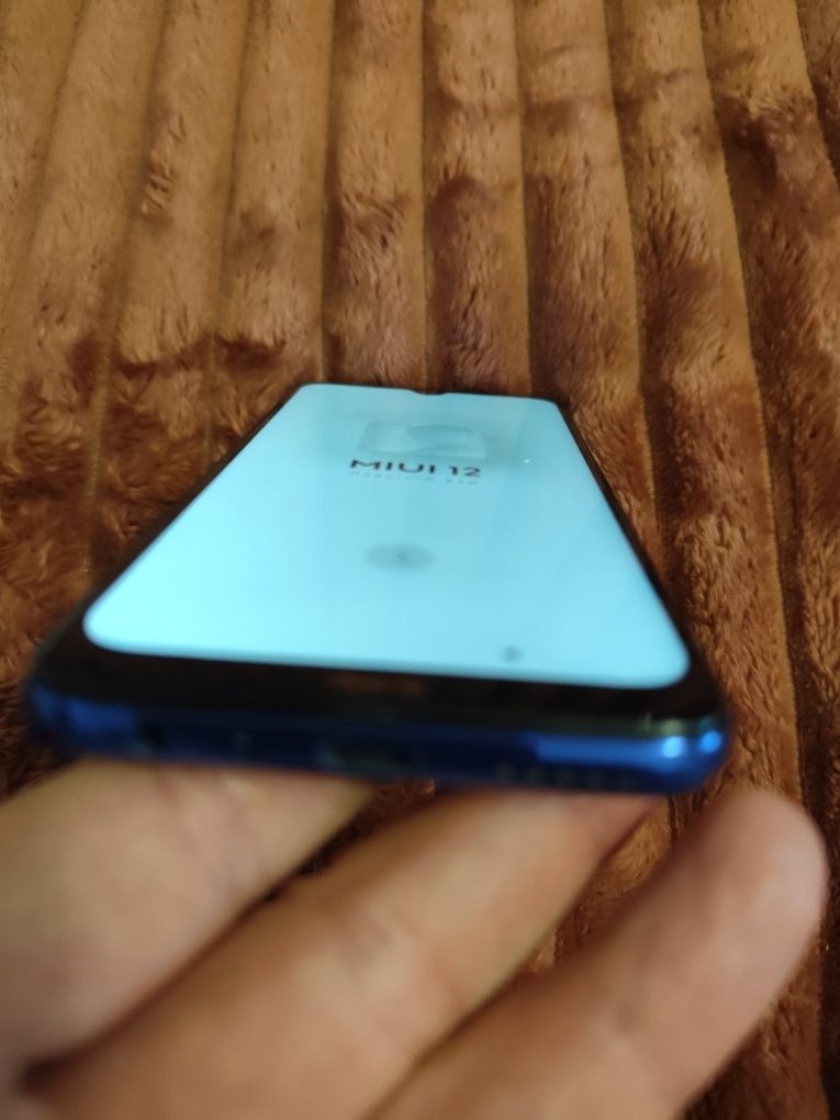 Продається телефон в ідеальному стані Redmi Note 8 T, працює все чудов