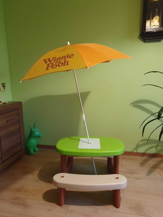 Stolik z ławkami dla dzieci