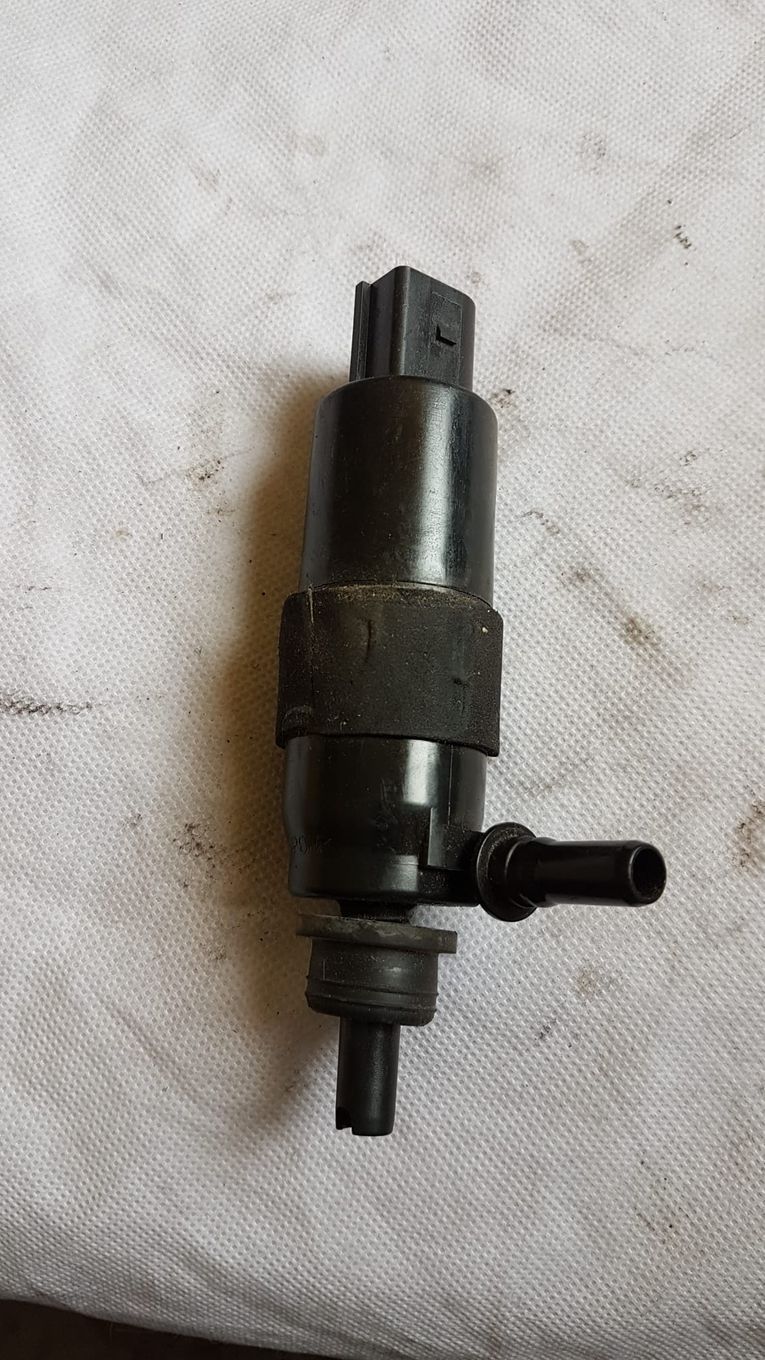 Pompka spryskiwaczy Audi A4 B8 A5 Q5
