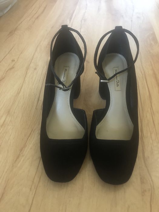 Buty czarne wycięte z paseczkami Massimo Dutti obcasy słupki rozm 36