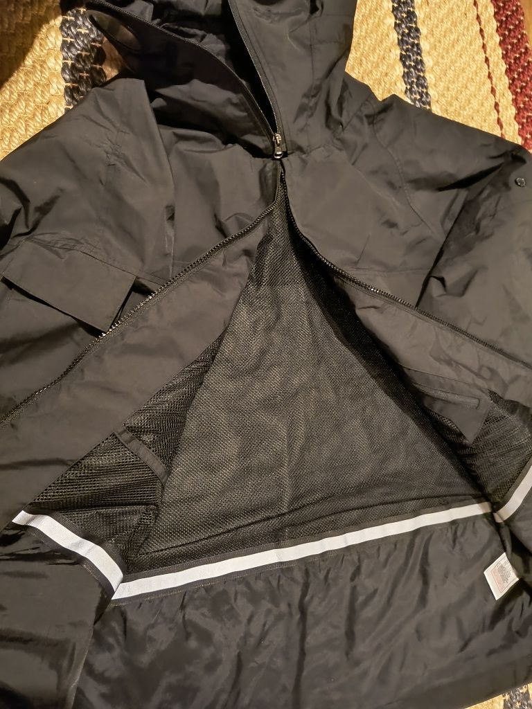 Nylonowa kurtka techwear