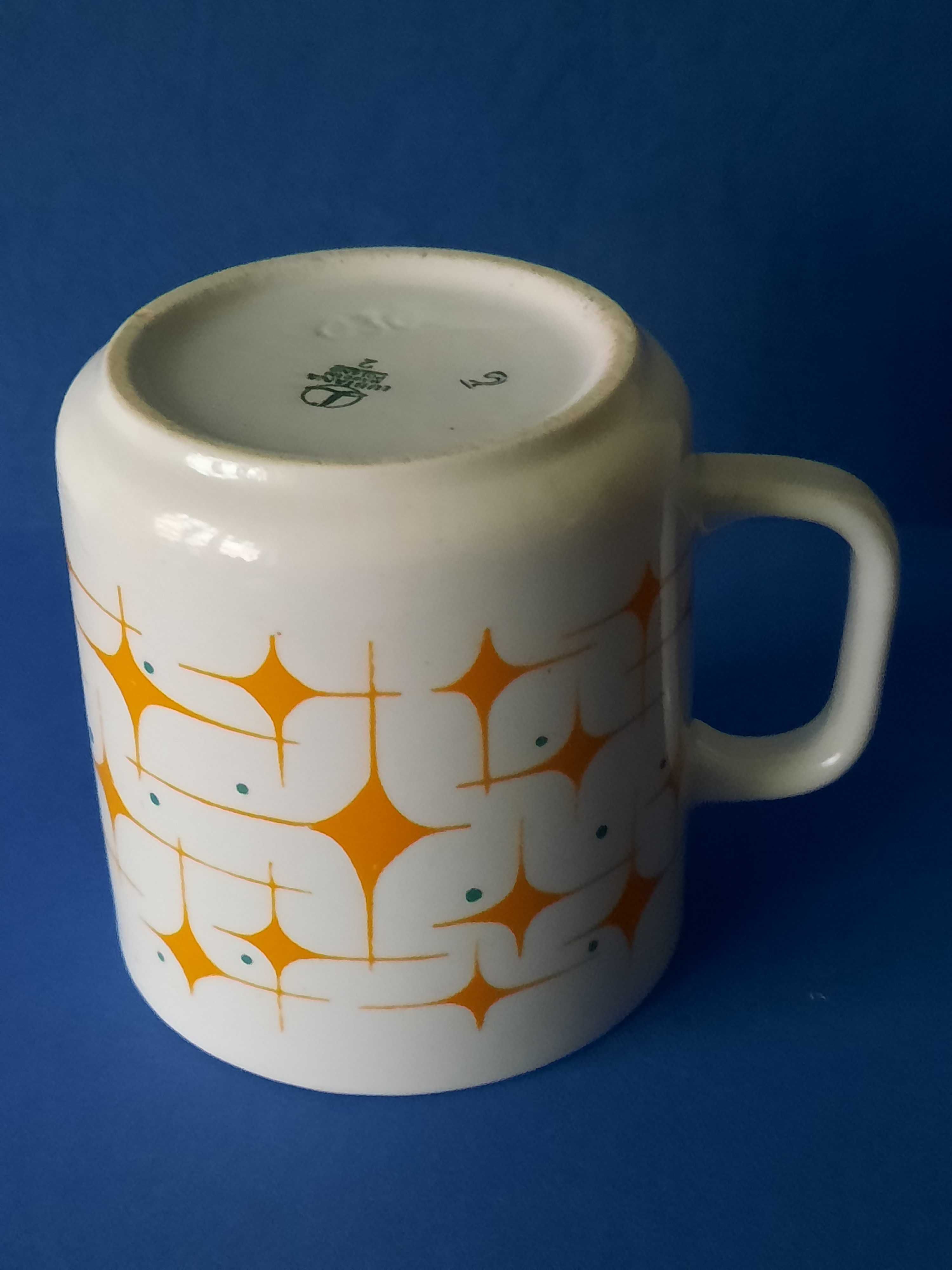 kubek z uchem-porcelana Lubiana, PRL