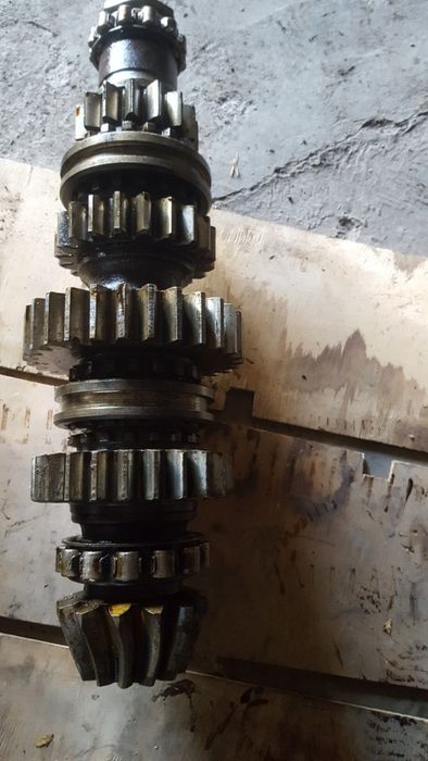 Коробка передач бульдозера ДЗ170.1