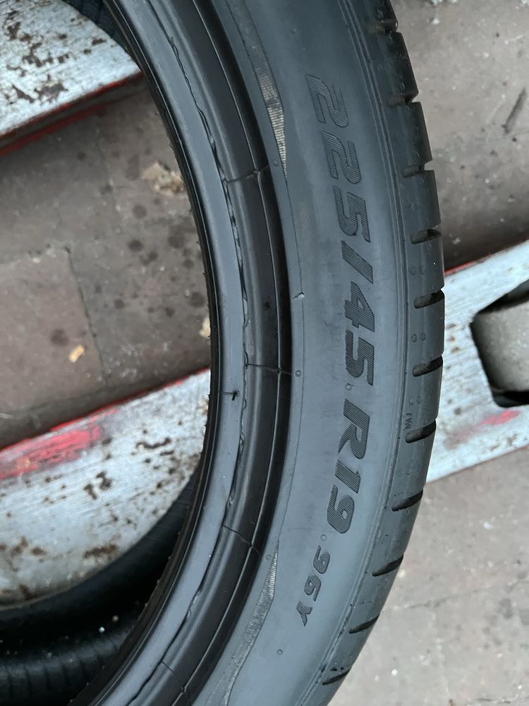 1szt. 225/45/19 Pirelli P ZERO * PZ4 Pojedynka 2021 rok