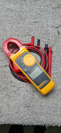 Fluke 323 miernik