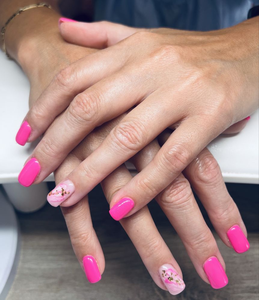 Paznokcie hybrydowe żelowe, manicure i pedicure.