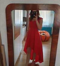 Czerwona długa sukienka na studniówkę