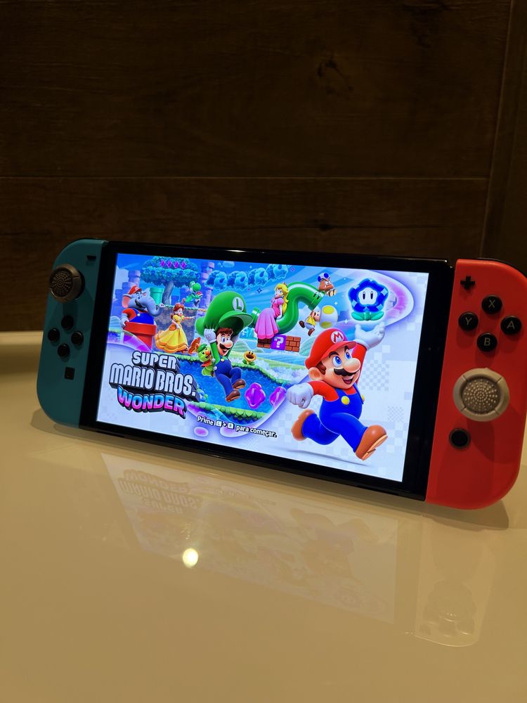 Nintendo Switch Oled Desbloqueada 256Gb + extras
