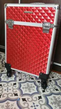 Kufer kosmetyczny pomocnik a kółkach Red Glam