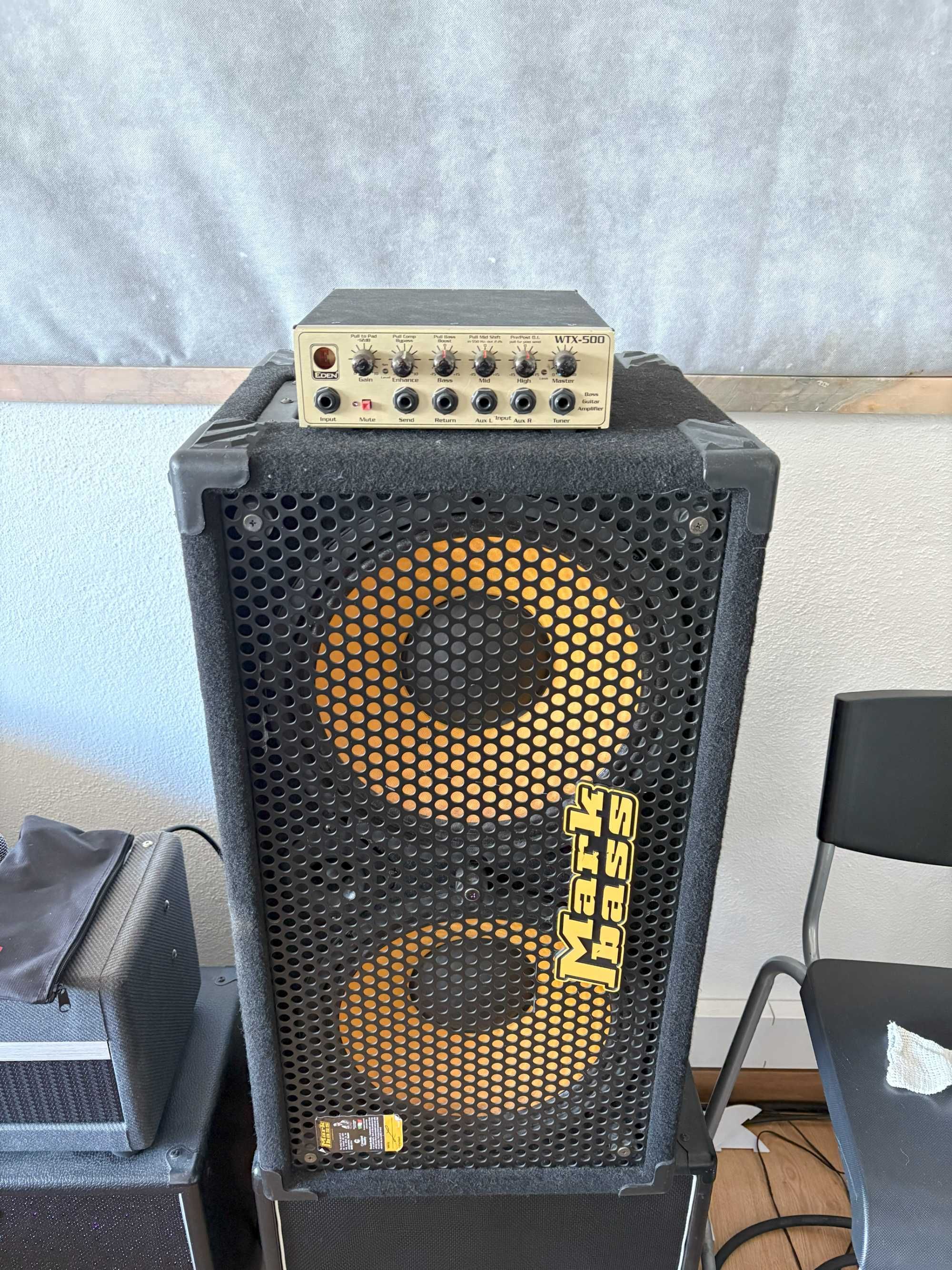 Coluna Mark Bass + Cabeça Eden WTX