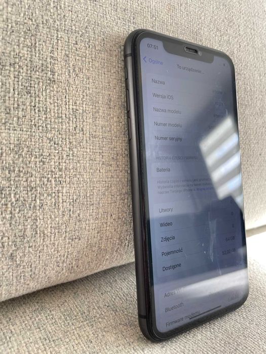 Iphone 11 64gb czarny Stan bdb szkło ochronne
