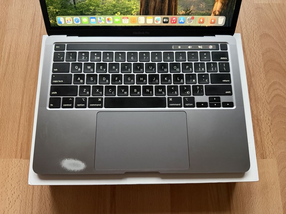 MacBook Pro 13 2020 i5 / 8 GB / 256 GB Space Gray