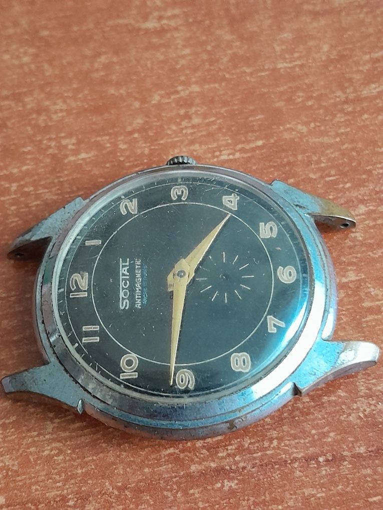 Stary zegarek mechaniczny