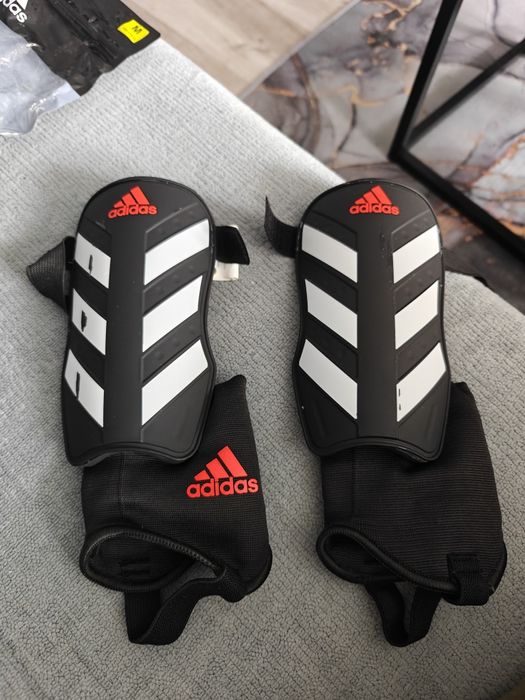 Ochraniacze na piszczela Adidas EVERCLUB