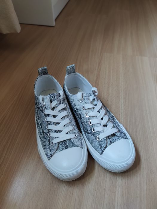 Vendo sapatilhas tipo all star