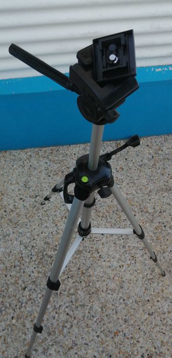 Tripé em alumínio 145cm