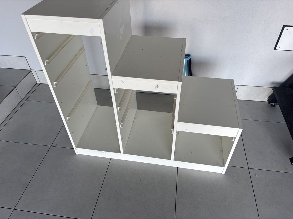 Biurko i krzesl, komoda Ikea